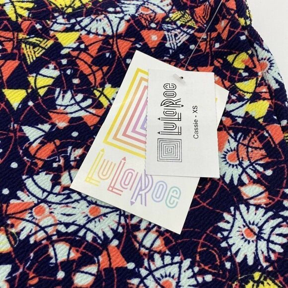 Lularoe NWT Cassie Pencil skirt floral geometric s - Picture 2 of 4
